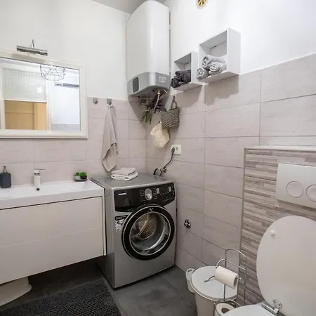 Kaja- Modern And Cozy Flat In Zamet 公寓